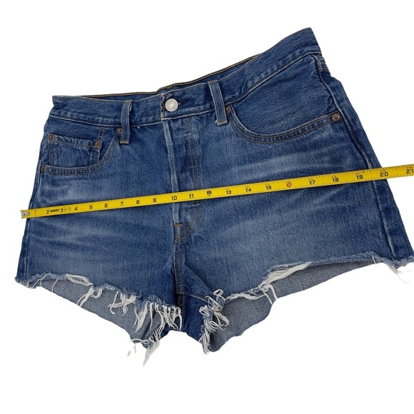 Levis Premium 501 Denim Cut Off Button Fly Medium Blue Jean Shorts Womens 30 - Picture 11 of 14